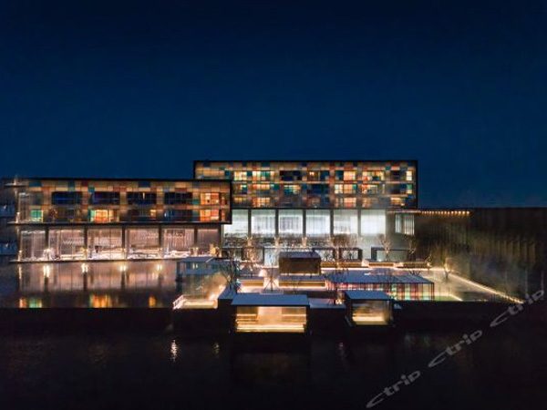 許昌鄢陵建業(yè)溫泉酒店水泵及穩(wěn)壓設備供應